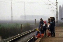 [across-the-tracks-the-vlach-gypsies-in-hungary--Film-image]